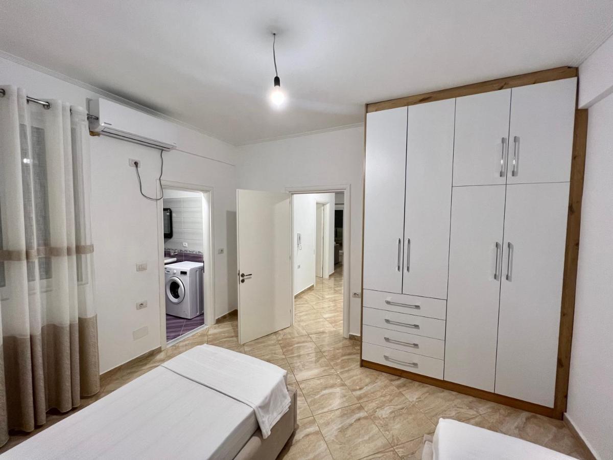 Amar'S Apartments Sarandë Esterno foto